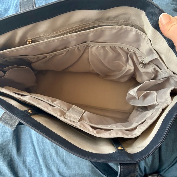 Thirty-One Signature Tote in Navy Smooth Pebble with Interior Organizer & Clutch - Picture 2 of 7